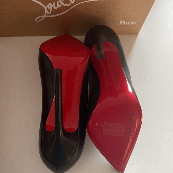 Christian Louboutin - Picture 4 of 5